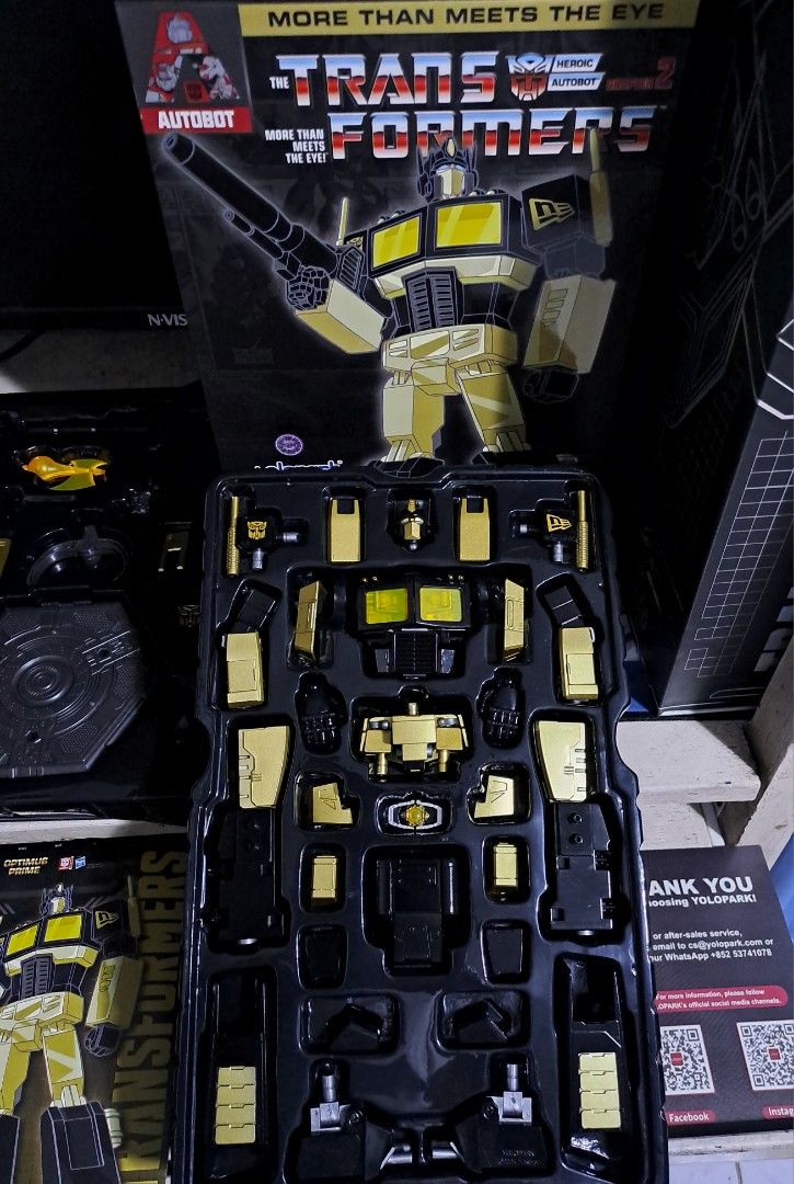 New Era x Transformers (Category: Caps & Hats) located in Makati City. Submitted by aizen15 (Listing ID 1370540416, Image 1). Description: New Era x Transformers Collaboration Brand New Complete Open for checking only.