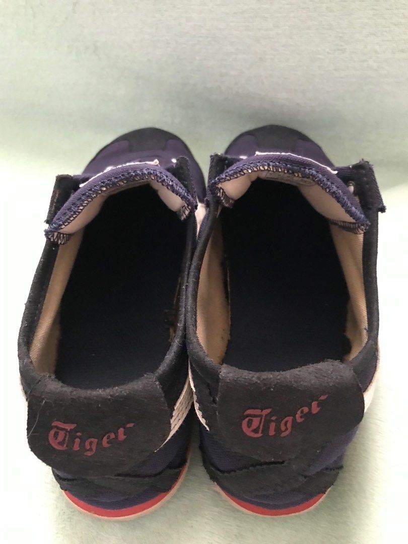 Onitsuka Tiger Slip on (Category: Sneakers) located in Batangas. Submitted by rdgpreloved (Listing ID 1370526955, Image 3). Description: Original Onitsuka Tiger Slip on Men’s 9.5/ 27.5cm No major flaws only minimal signs of use other than that still in good condition. As is where is. This is a preloved item. Pls manage your expectation. From 2,200 posted price now 1,200 just to let it go. 💵 GCASH/BDO 🚚 + SF via J&T 🏷Payment first Pay as you or