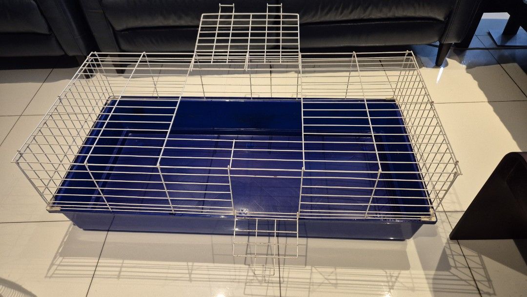 Pet Cage (Category: Homes & Other Pet Accessories) located in Singapore. Submitted by cloudst3r (Listing ID 1370528267, Image 2). Description: Measurements L118cm by W55cm by H39cm approx..