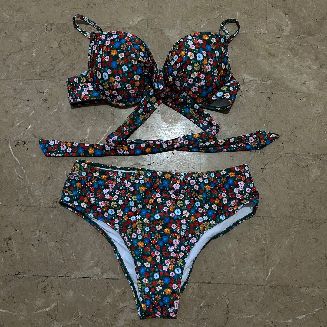 Plus size 3 in 1 swimwear (Category: Bikinis & Swimsuits) located in Bacoor. Submitted by ae.scloset (Listing ID 1370438946, Image 3). Description: Size - 2xl on tag.
