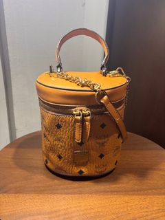 (Kategori: ) berada di . Dikirim oleh used_luxurybypsn8 (ID iklan 1370589162, Gambar 1). Deskripsi: .