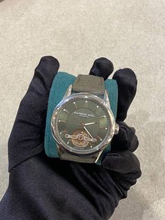 (Category: ) located in . Submitted by watchluxury888 (Listing ID 1370485112, Image 1). Description: .
