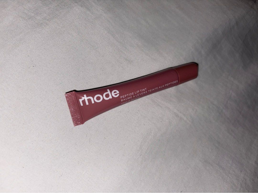 Rhode Lip Peptide - Salty Tan (please read description) (Category: Makeup) located in Quezon City. Submitted by the_loungee (Listing ID 1370600557, Image 1). Description: ❗️not guaranteed authentic. this item is more of a dupe/imitation. please buy at your own risk ❗️ shipping via jnt or flash express sf starts at ₱50 message me for more inquiries.