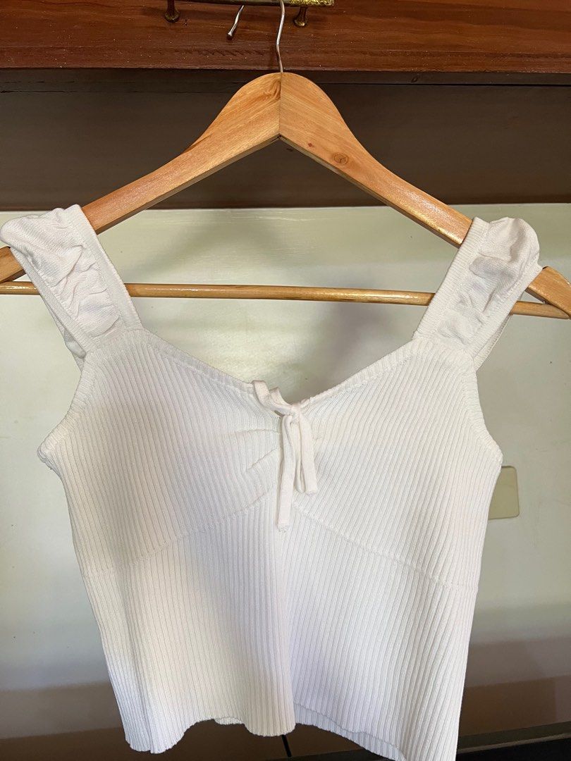 Short Bow Lace-Up Knitted Camisole (Category: Sleeveless) located in Manila. Submitted by babesernst (Listing ID 1370441410, Image 2). Description: .