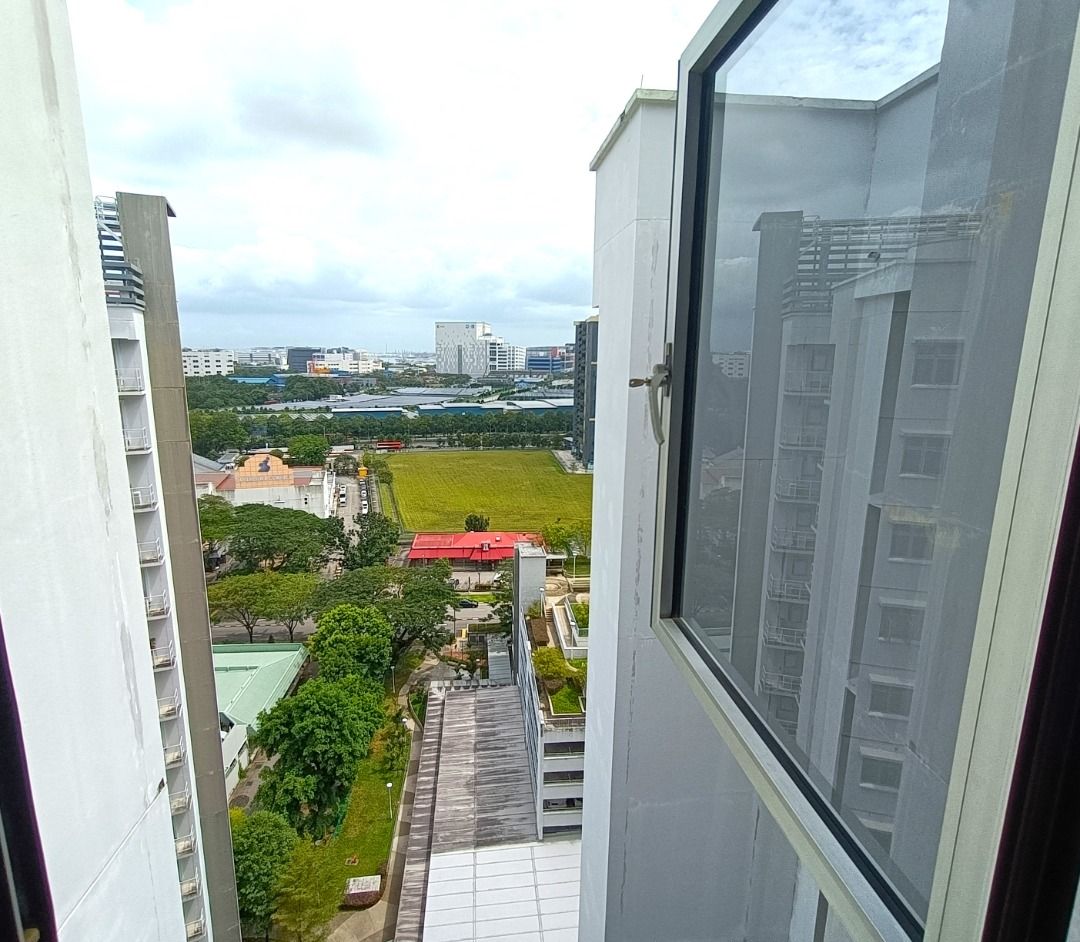 TOP FLOOR 3A HDB FOR SALE BLK 140B CORPORATION DRIVE62853065156483111