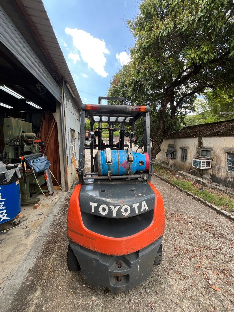 Toyota 石油氣2.5剷車 02-8FG25 Auto62863175438851111