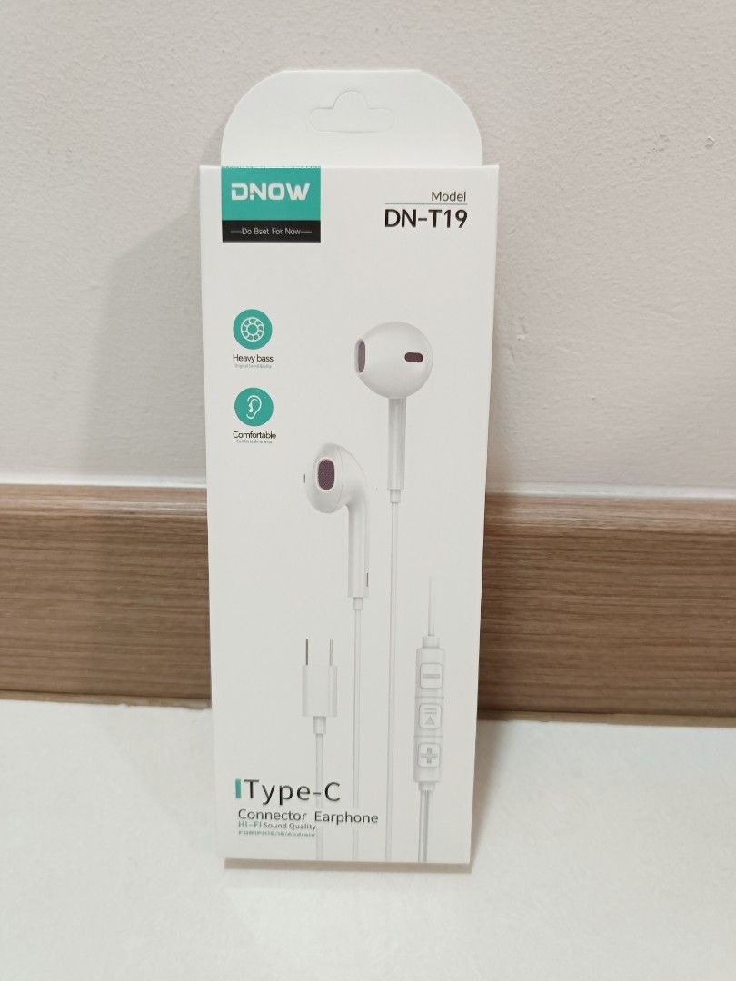 Type C Earphone (Category: Earphones) located in Singapore. Submitted by ghstorchid (Listing ID 1370611285, Image 1). Description: Brand new type c earphones up for grabs at only $5! Tracked postage additional $2.50. Self collect at Tampines North Drive 2..