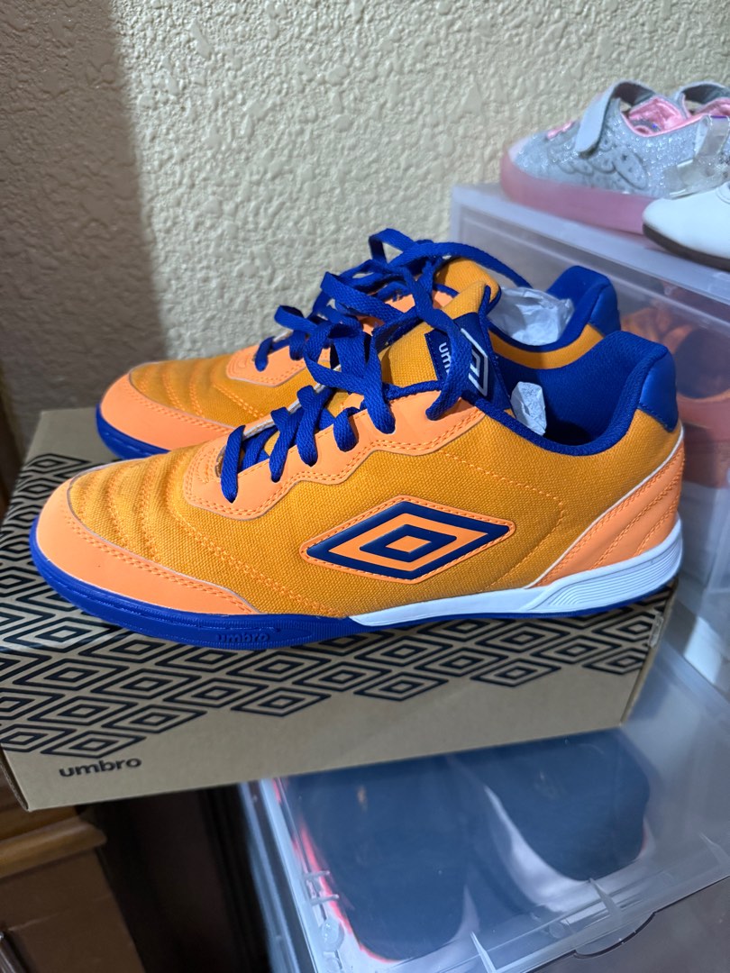Umbro Sala street futsal shoe, Sports Equipment, Sports & Games, Racket ...