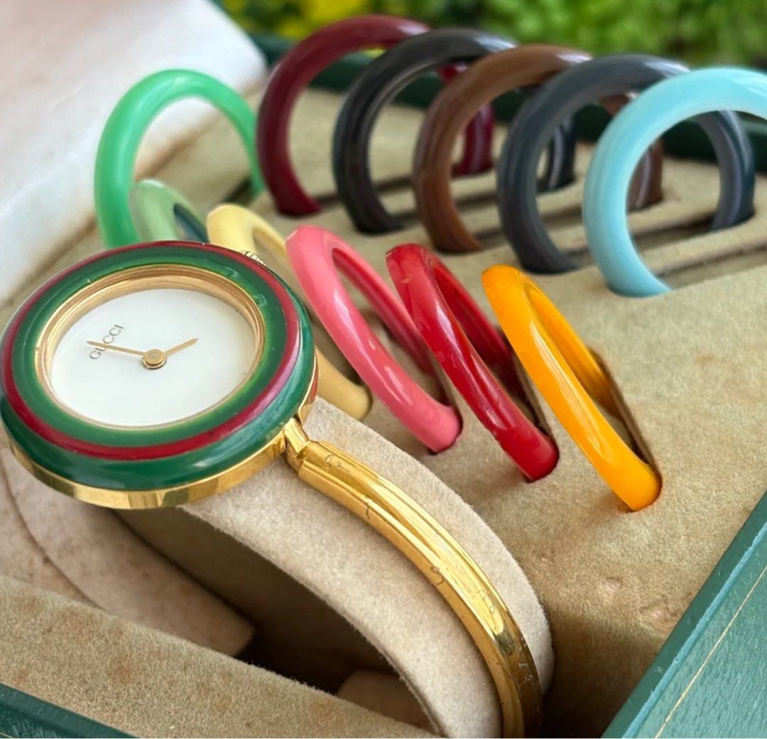 Vintage Gucci 1100L Interchangeable Bezel Set Bangle Watch in Gold