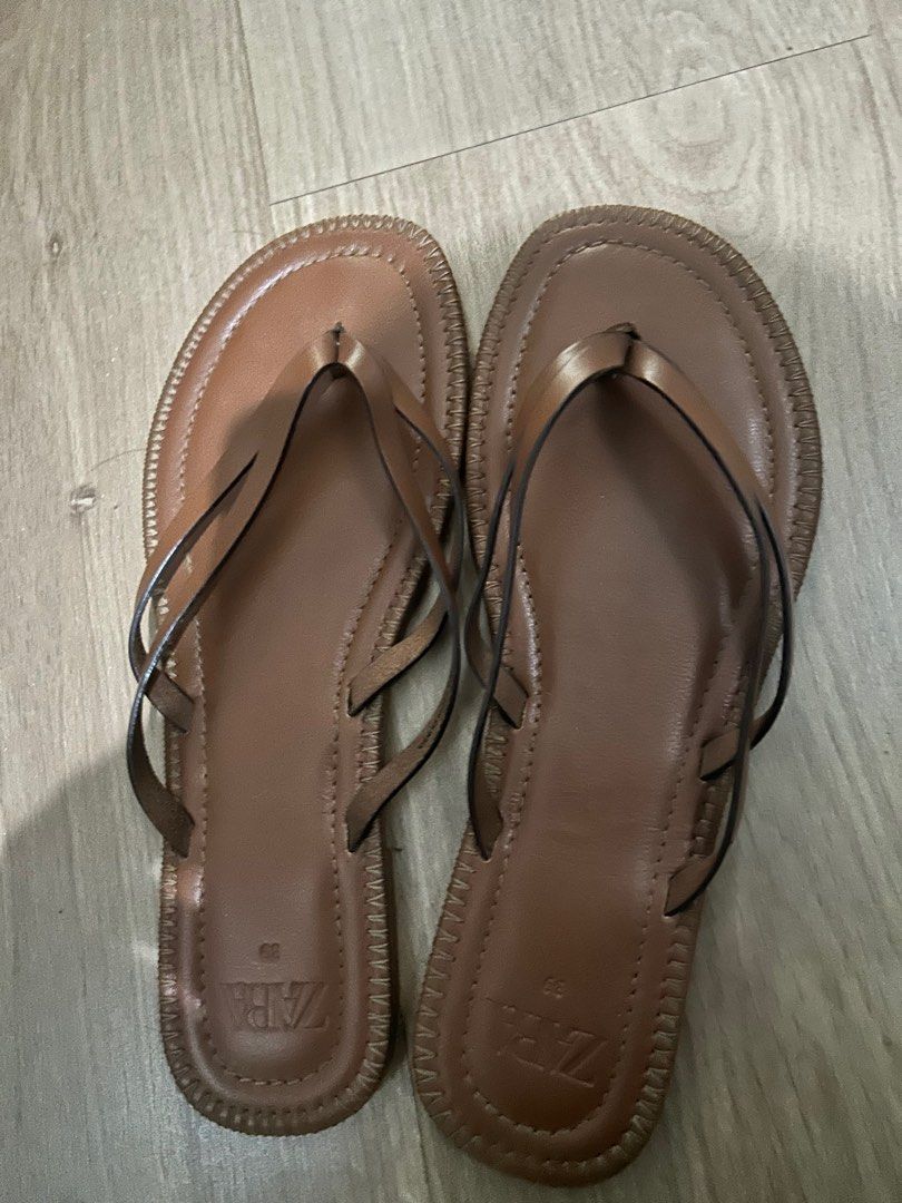 Zara Tan Leather Thongs (Category: Flats & Sandals) located in Taguig. Submitted by nesafisha (Listing ID 1370478181, Image 1). Description: Zara Genuine Leather Leather Slippers Size 39 Tan .