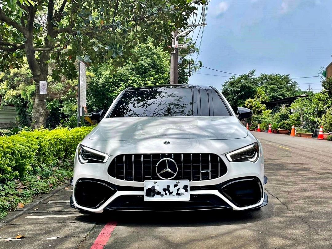 由 showbaby0701756 (刊登 ID 1370679014，圖片 2) 提交，位於 新竹市 (Hsinchu City) 的 2020 M-Benz CLA 45 4MATIC AMG 稀有釋出 性能與顏值兼具的猛獸 免保人可全貸 再拿加油金 (類別：汽車出售)，說明：履約保證非事故泡水營業車 里程跑少：實跑4萬（履約保證） 💥387匹馬力 0-100 km/h 4秒出頭 💥全時四驅 穩定過彎 動力隨傳隨到 🔥外型帥 聲浪狠 加速猛 一步到位🔥 🔑讓你日用通勤也能享受賽道激情🔑 #CLA45AMG #中古車推薦 #AMG四驅 #高性能轎跑 #夢想座駕 #性能控首選 。