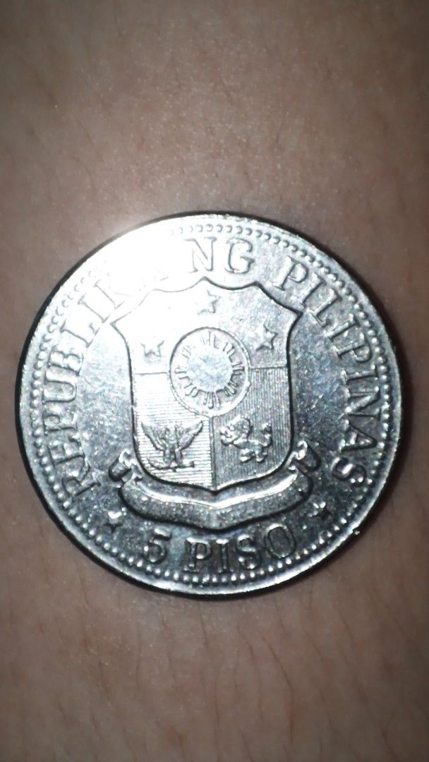 5 peso OLD COIN 1975 (Category: Currency) located in Makati City. Submitted by itsmekellybels (Listing ID 1370668095, Image 2). Description: .