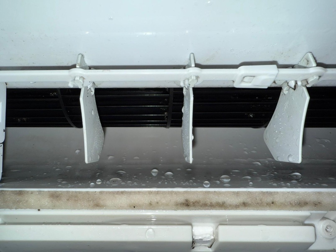 Deep cleaning air conditioner Dripping water expert62859981384963114