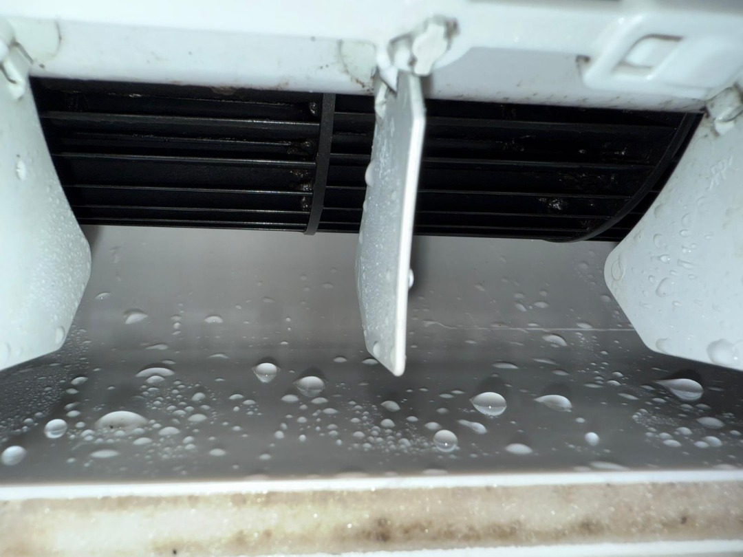 Deep cleaning air conditioner Dripping water expert62859981384963113