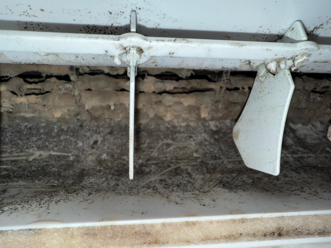 Deep cleaning air conditioner Dripping water expert62859981384963112