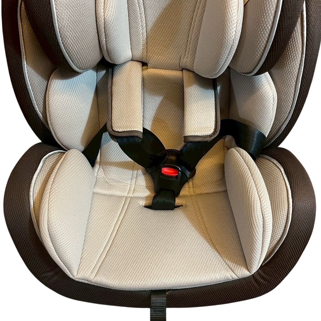 由 straygohome (刊登 ID 1370752771，圖片 3) 提交，位於 新北市 (New Taipei) 的 ❮二手❯ 英國 Joie 奇哥 汽車座椅 0-4歲 成長型汽座 兒童座椅 安全座椅 可調式椅背椅枕 嬰兒座椅 汽座 (類別：安全座椅)，說明： 臺北市動物之家 毛色 黑 公貓 名字 阿寶 ❮ 領養文 ❯ 我是長期救援流浪狗、流浪貓的愛心志工，現在要告訴你一個關於臺北市動物之家「黑珍珠」阿寶的動人故事。這隻兩歲的小男生有著最特別的黑色毛髮，雖然因為長期流浪導致營養不良、耳朵脫毛，脖子上還留著讓人心疼的舊傷痕，但這些都掩蓋不了他閃閃發亮的金黃色眼睛！ 你知道嗎？阿寶有個超可愛的小習慣，每次吃飽後都會用前腳把空碗推到志工腳邊，然後發出「喵嗚～」的撒嬌聲，像是在說「謝謝你」。獸醫說他脖子上的傷可能是以前戴項圈太緊留下的，但這絲毫不影響他對人類的信任。現在他正在動物之家接受療養，每天最期待的就是有人來摸摸他的小腦袋。 這隻曾經在街頭受苦的小戰士，值得一個永遠溫暖的家。他會在