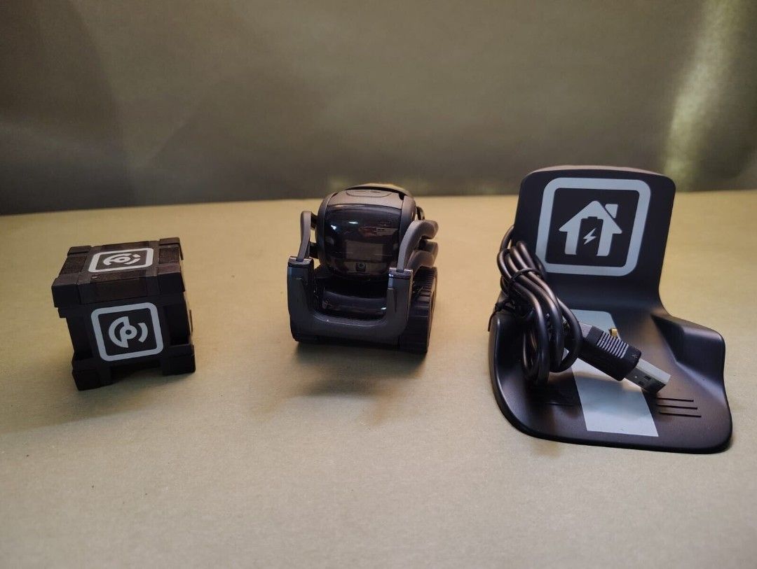Vector robot (Category: Interactive Toys) located in Singapore. Submitted by juzf0rfun (Listing ID 1370649430, Image 1). Description: I don't have the box anymore. only robot, cube and charger. please don't treat me like a technical support. if you buy the bot, it means you know what you are doing. Anki is no more, but there is DDL and as of now you can still download the app and sign up for their subscription service..