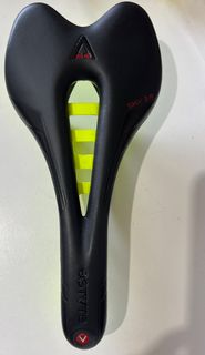 （分類：）位於 。 由 08_kb_24 提交（商品編號 1370684484，圖片 1）。簡介： 。