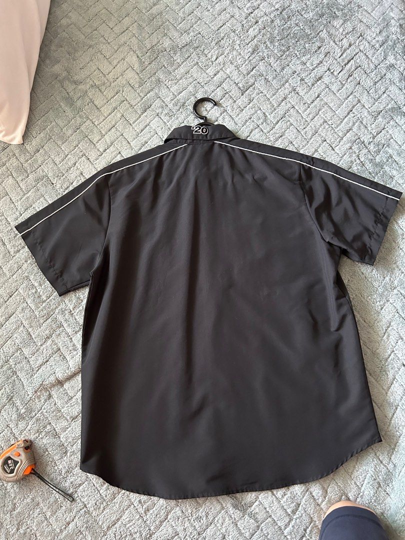 Authentic new era utility shirt (Category: Tshirts & Polo Shirts ) located in San Juan City. Submitted by monkeyon3rd (Listing ID 1370691019, Image 2). Description: Authentic new era utility shirt Excellent condition Used once EU.Large/US Medium on tag 22x29 Pickup greenhills san juan Buyer shoulders sf .