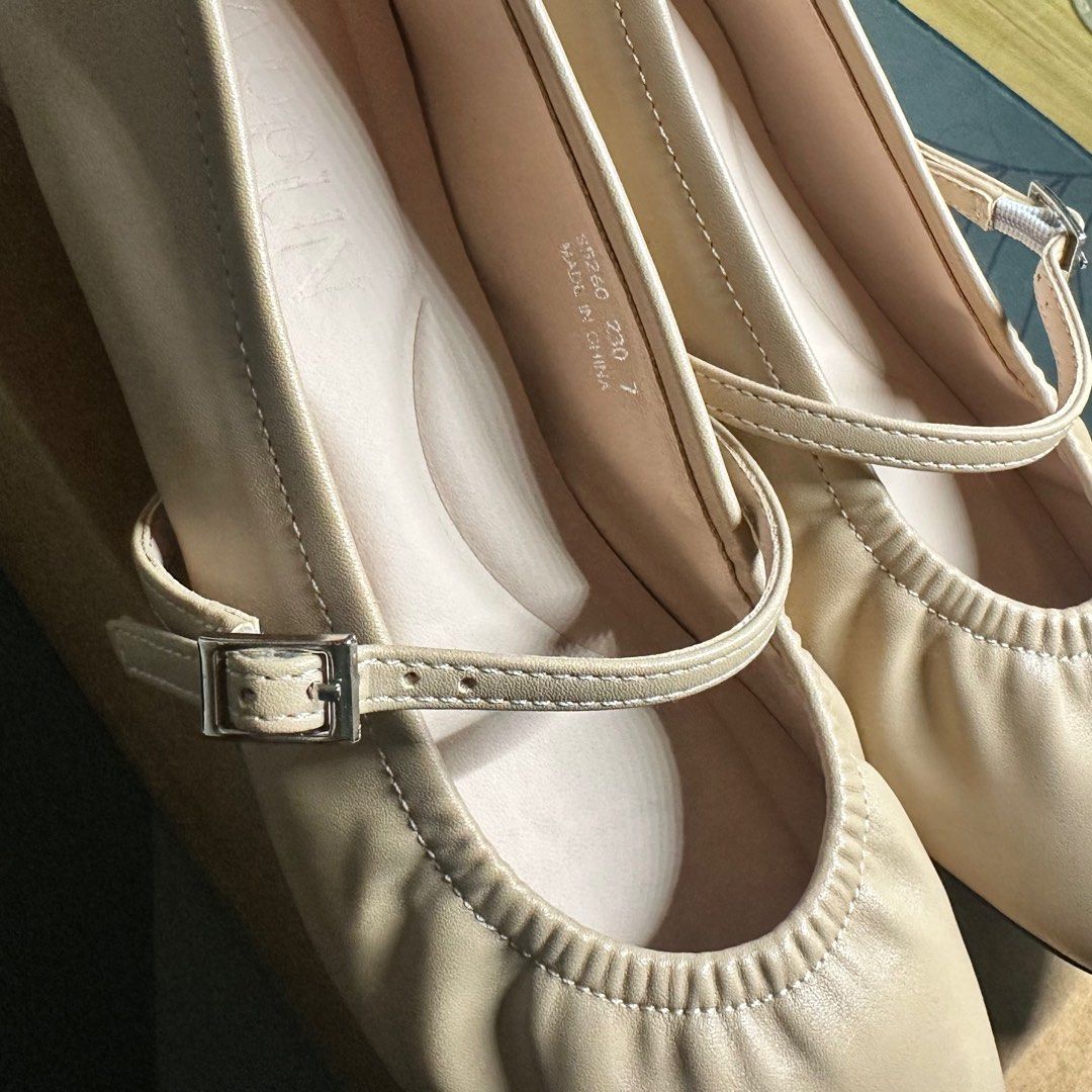 Authentic SAPPUN Mary Jane Flats in Beige (Category: Flats & Sandals) located in Makati City. Submitted by krsst (Listing ID 1370770746, Image 3). Description: ✨On hand and available for same day delivery ✨ really comfy to wear! (With padded cushion insoles) ✨free shipping (if via j&t) ✨mop: gcash/BDO 📍poblacion, makati Bought it for 2950php Rfs: korea pasabuy from a friend, realized it doesnt look good on my feet :( Fits size 6 (22.5-23cm) Flat
