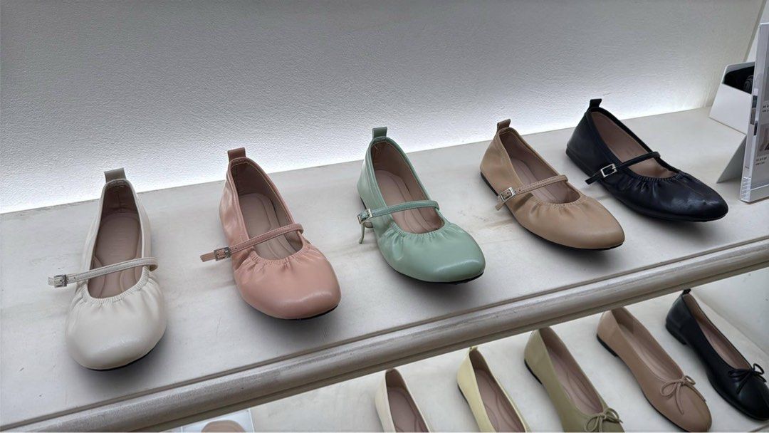 Authentic SAPPUN Mary Jane Flats in Beige (Category: Flats & Sandals) located in Makati City. Submitted by krsst (Listing ID 1370770746, Image 2). Description: ✨On hand and available for same day delivery ✨ really comfy to wear! (With padded cushion insoles) ✨free shipping (if via j&t) ✨mop: gcash/BDO 📍poblacion, makati Bought it for 2950php Rfs: korea pasabuy from a friend, realized it doesnt look good on my feet :( Fits size 6 (22.5-23cm) Flat