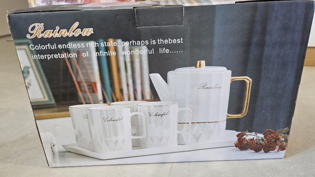 Ceramic pot and cups tea/coffee set