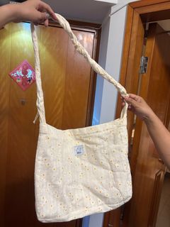 （分類：）位於 。 由 katielee___ 提交（商品編號 1370771172，圖片 1）。簡介： 。