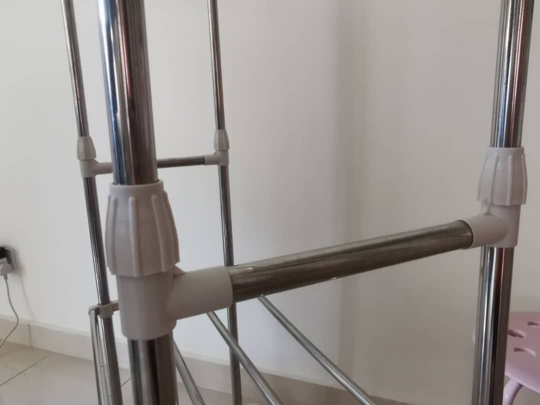 Cloth Rack (Category: Other Home Furniture) located in Kuala Lumpur. Submitted by huipeng1 (Listing ID 1370788607, Image 3). Description: Perfect condition..