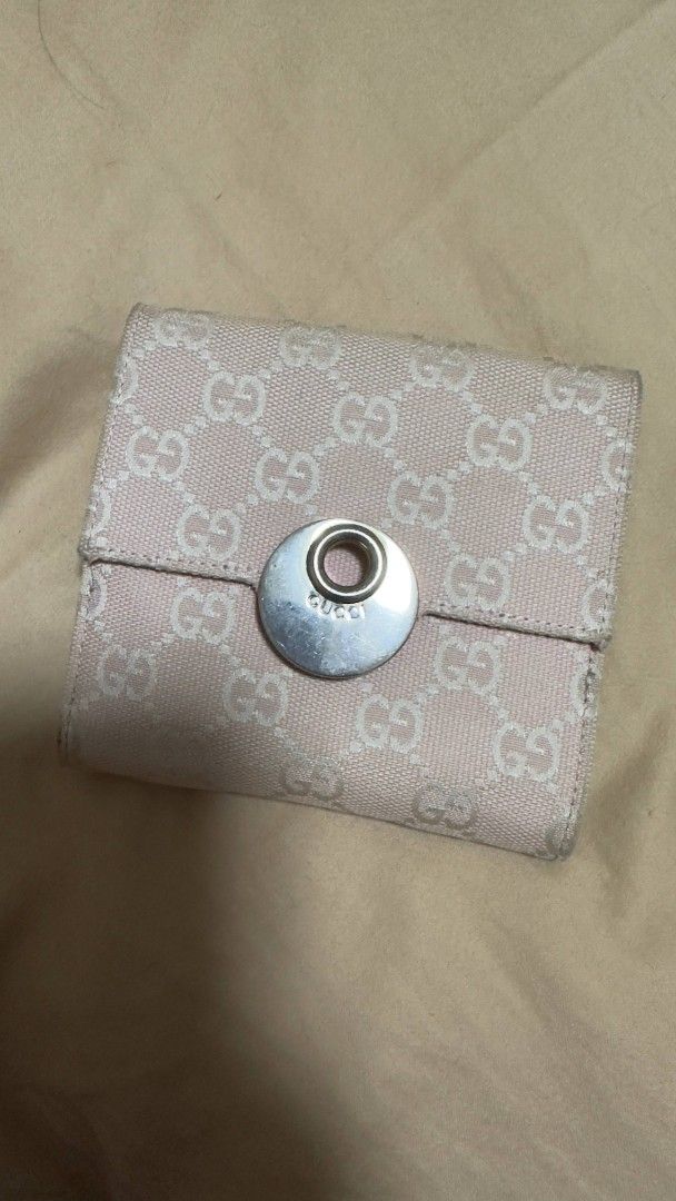 Compact Wallet (Category: Luxury Bags & Wallets) located in Pasig City. Submitted by enviqueen_shop (Listing ID 1370760019, Image 1). Description: Authentic Gucci compact wallet.