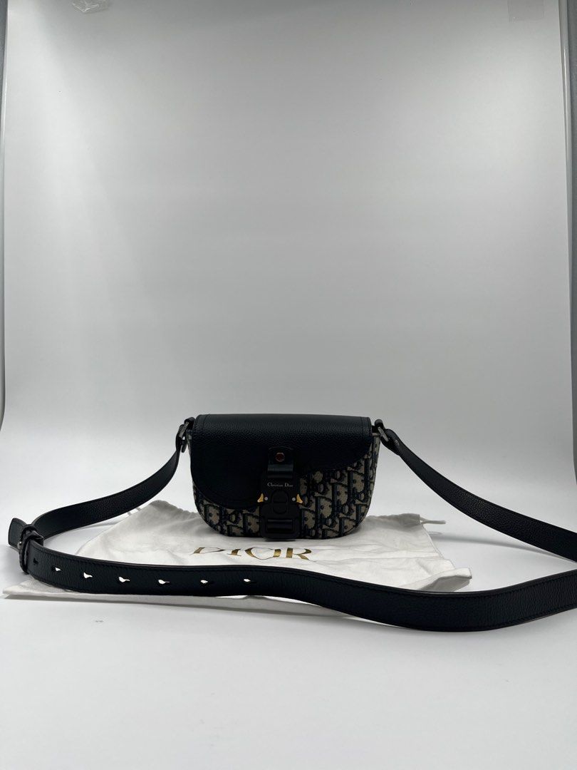 Dior Oblique Saddle Messenger Bag Small (Category: Luxury Bags & Wallets) located in Manila. Submitted by patrickmaningas (Listing ID 1370744908, Image 1). Description: Comes with Dustbag and Care cards Guaranteed Authentic, Open for Meetup :).