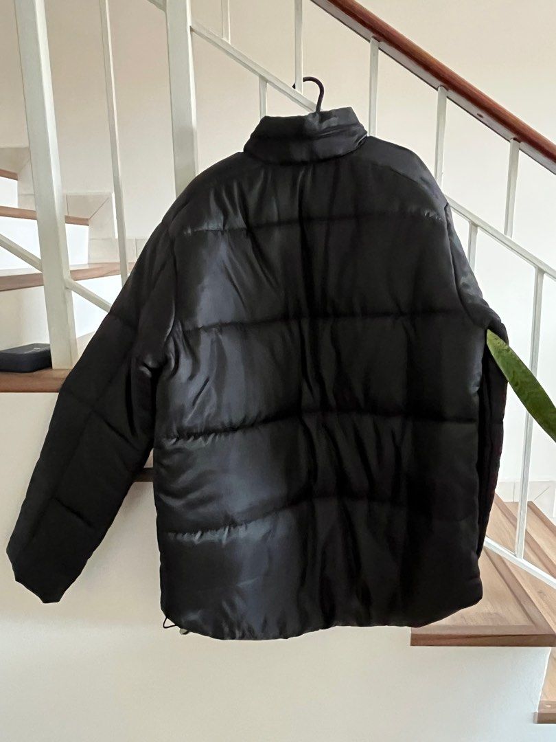 Down Puffer Jacket (Category: Coats, Jackets and Outerwear) located in Subang Jaya. Submitted by trueflower.00563f (Listing ID 1370680304, Image 3). Description: Down puffer jacket with velvet lining. Comes with 2 hidden pockets and a hidden hoodie at the collar..