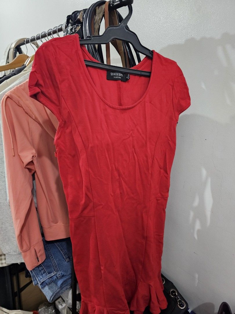 Dress Bundle (Category: Dresses) located in Makati City. Submitted by kathsclosetdeclutter (Listing ID 1370767744, Image 3). Description: P150 for any 2 but P200 if last dress is included. Not sold individually Will fit S to semi M.
