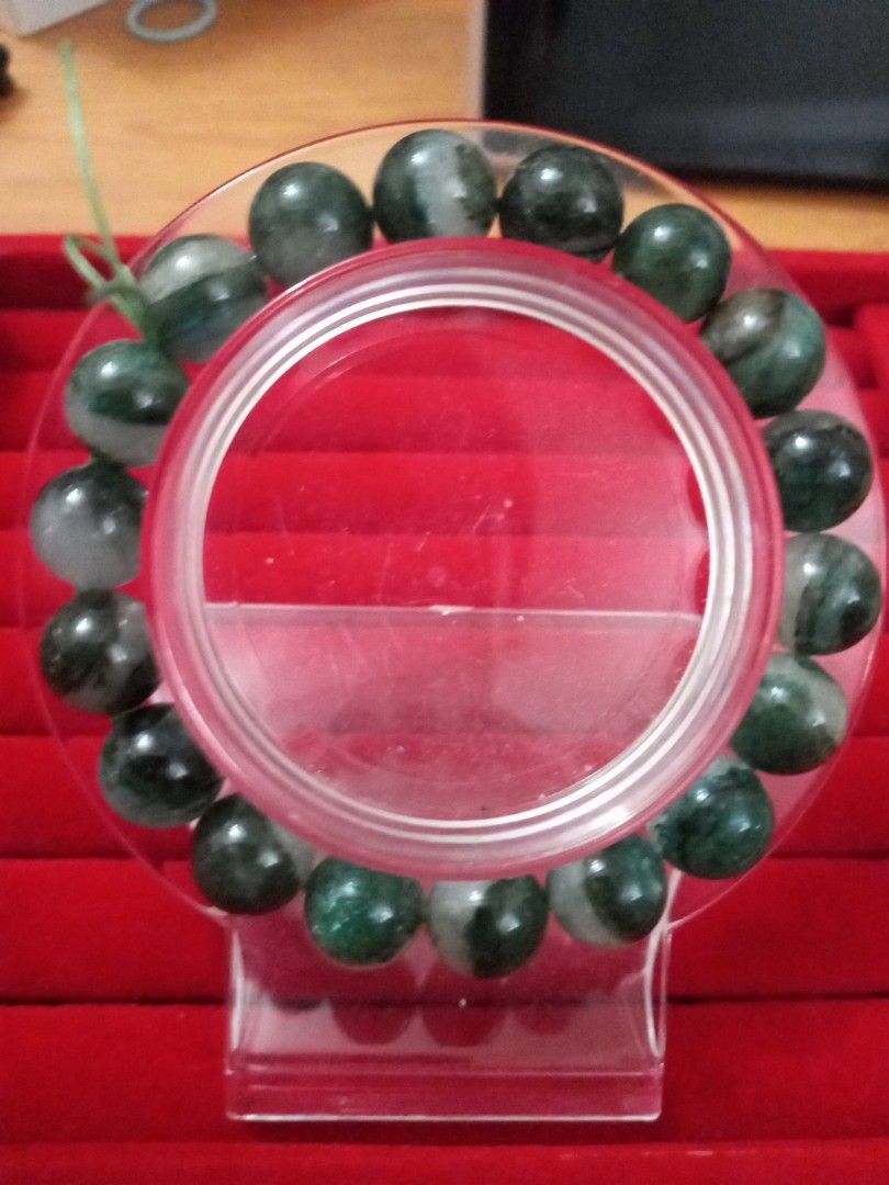 Emerald (Category: Precious Stones) located in Mandaue City. Submitted by vlard21 (Listing ID 1370771623, Image 3). Description: .