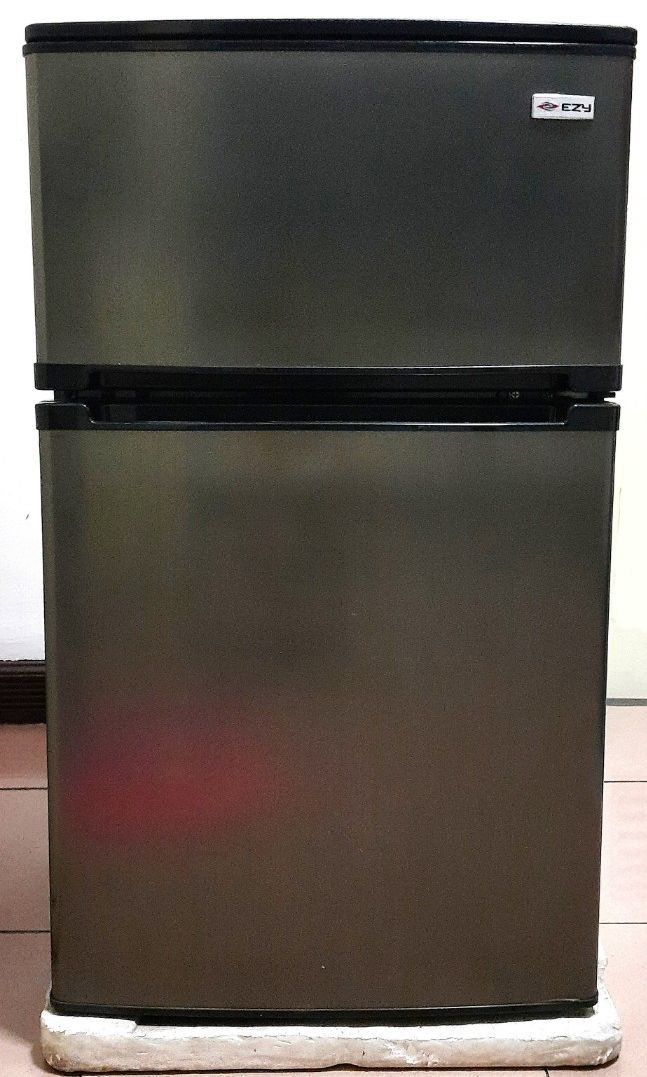 EZY by Toshiba ES88F Refrigerator (Category: Refrigerators and Freezers) located in San Juan City. Submitted by mace_1008 (Listing ID 1370785203, Image 1). Description: EZY by Toshiba 3.2 cuft 2-door refrigerator Model ES88F Bought for ₱9,995 in SM Appliances Rfs: used for breastmilk storage only, after stored nlng not being used. -Very nice and excellent condition -Glass shelves -Low noise -Large freezer -Manual still intact -No damage or indent