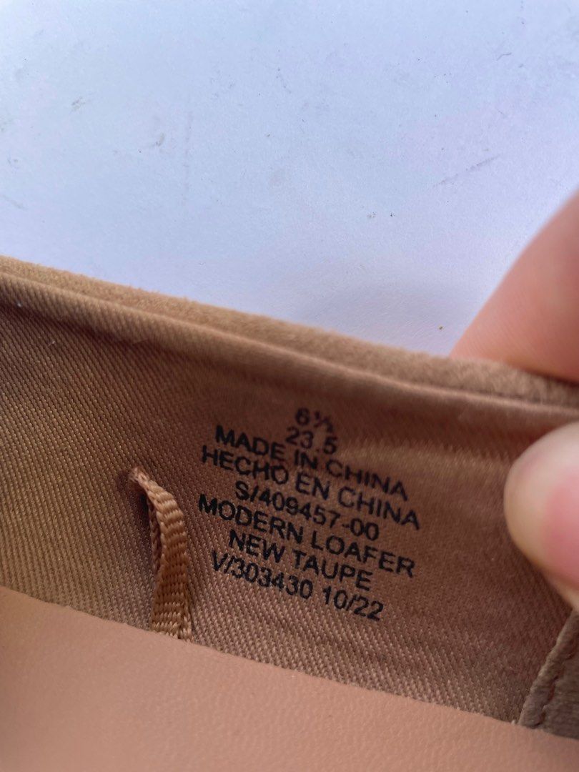Faux-Suede Penny Loafer Shoes (Category: Loafers) located in Quezon City. Submitted by discoversomethingnice (Listing ID 1370679129, Image 3). Description: Original Price: 2,029.75 Selling Price: 500.00 Condition: 9/10 – Barely used, just needs light cleaning. Size: 6 1/2.
