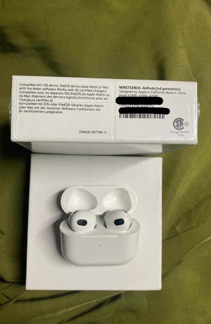 Gen 3 airpods (Category: Headphones & Headsets) located in Manila. Submitted by milasgadgetph (Listing ID 1370744048, Image 1). Description: airpods original type serial number is searchable bnew and seled proof tested quality auto connect to ios mop: gcash|bank (xfer ) delivery/pickup/lalamove/jnt no refund policy ‼️ pm for more details.