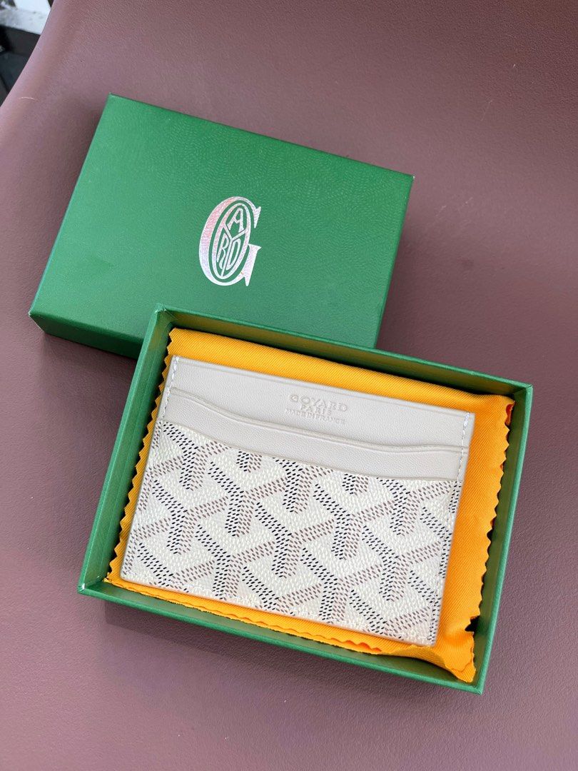 Goyard Saint Suplice White Card Holder (Category: Luxury Bags & Wallets) located in Dasmarinas. Submitted by bandananowheree (Listing ID 1370658295, Image 1). Description: Authentic Used but still in mint condition Japan Sourced .