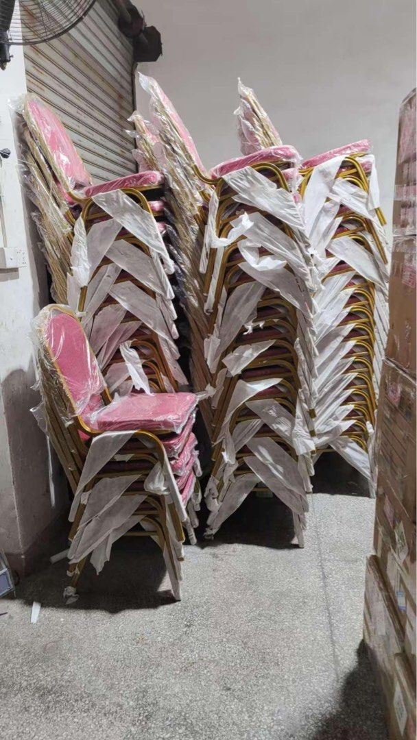 He Banquet chair (Category: Chairs) located in Manila. Submitted by dolorchris69891 (Listing ID 1370668836, Image 3). Description: Banquet chair .