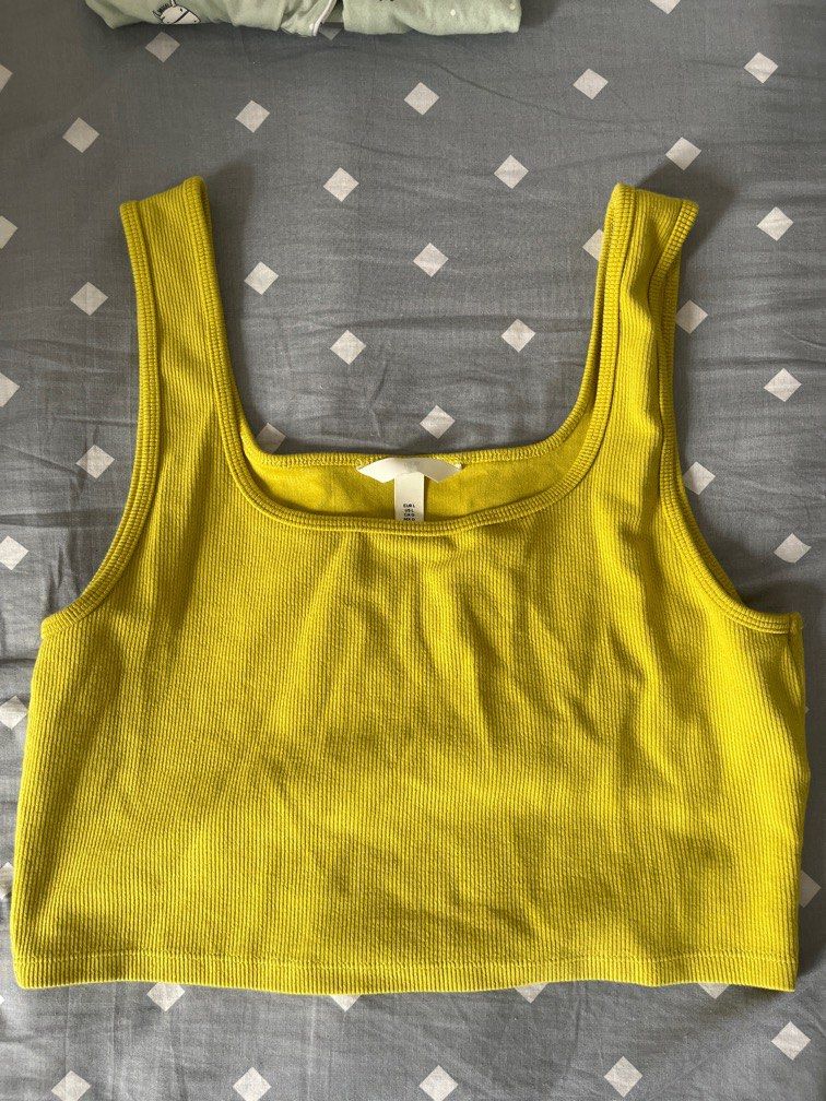 H&M avocado green sleeveless top (Category: Sleeveless) located in Manila. Submitted by datclub (Listing ID 1370636001, Image 1). Description: .