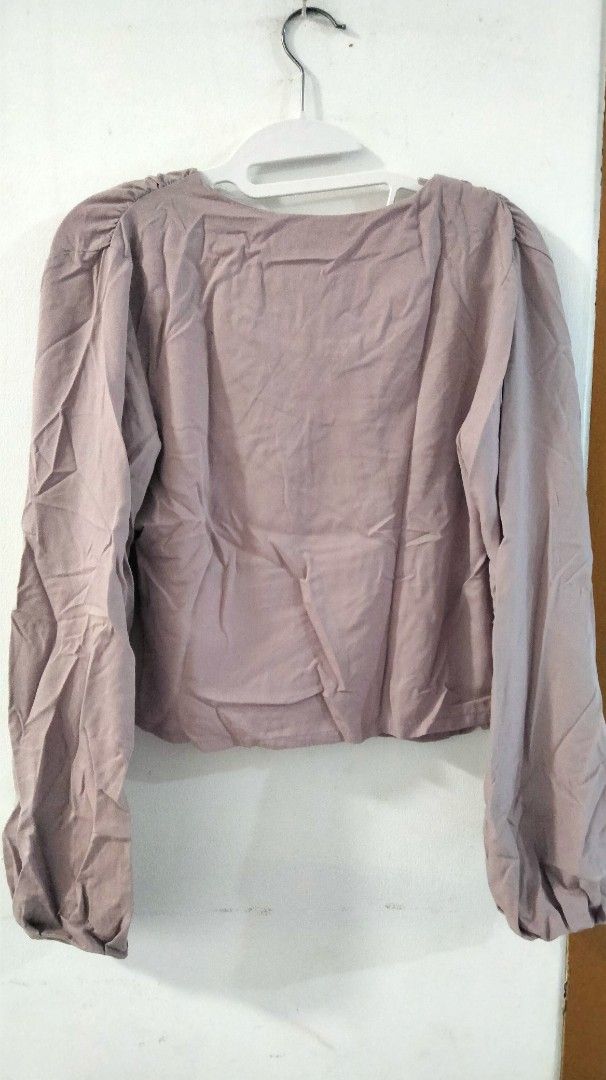 In kano inkano blouse kemeja (Kategori: Atasan) berada di Pamulang. Dikirim oleh cyngme2sleep (ID iklan 1370654434, Gambar 2). Deskripsi: belum disetrika.
