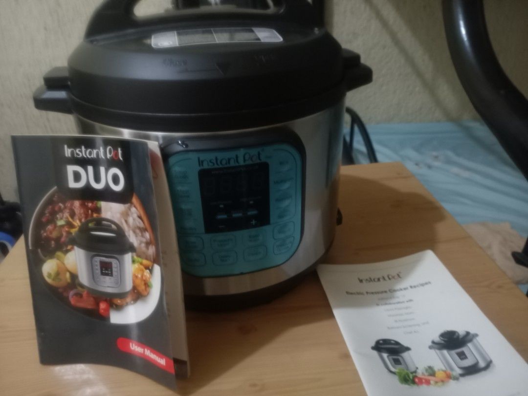 Instant pot duo 7.5 L (Category: Cookers) located in Paranaque City. Submitted by toys4thebigboys (Listing ID 1370696449, Image 1). Description: -Pressure Cook,slow cook,rice cooker,steamer,saute pan,sous vide,sterilizer and food warmer. -Perfect for quick weekday family dinners,gatherings,or meal prep batches Stainless steel (gray). Matches with any kitchen decor and looks beautiful on your counter. -The only multi-cooker with the quietest steam