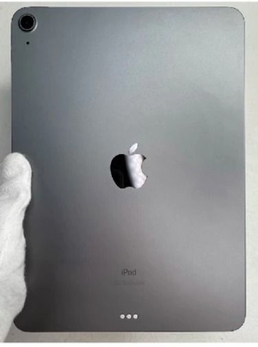 由 askgoogl118706 (刊登 ID 1370639455，圖片 1) 提交，位於 台北市 (Taipei) 的 ipad (類別：電腦)，說明：ipad。