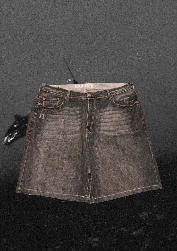 JESSE PINKMAN JORTS (Category: Jeans) located in Manila. Submitted by staticgaze (Listing ID 1370790128, Image 1). Description: Dimensions: • Waist: 40” • Length: 24” Issues: • Loose stitch Buyer will shoulder shipping fee.
