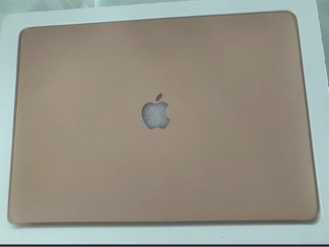 LAPTOP CASE MACBOOK PRO 13 pro (Category: Laptops & Notebooks) located in Manila. Submitted by decluterthings888 (Listing ID 1370625129, Image 1). Description: .