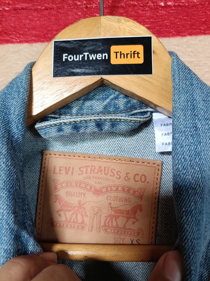 Levis denim woman (Category: Coats, Jackets and Outerwear) located in Magalang. Submitted by fourtwenthrift (Listing ID 1370784275, Image 3). Description: Levi's denim Woman Size: small Dimes: 18 x 23 Condition: excellent Issue: ❌.