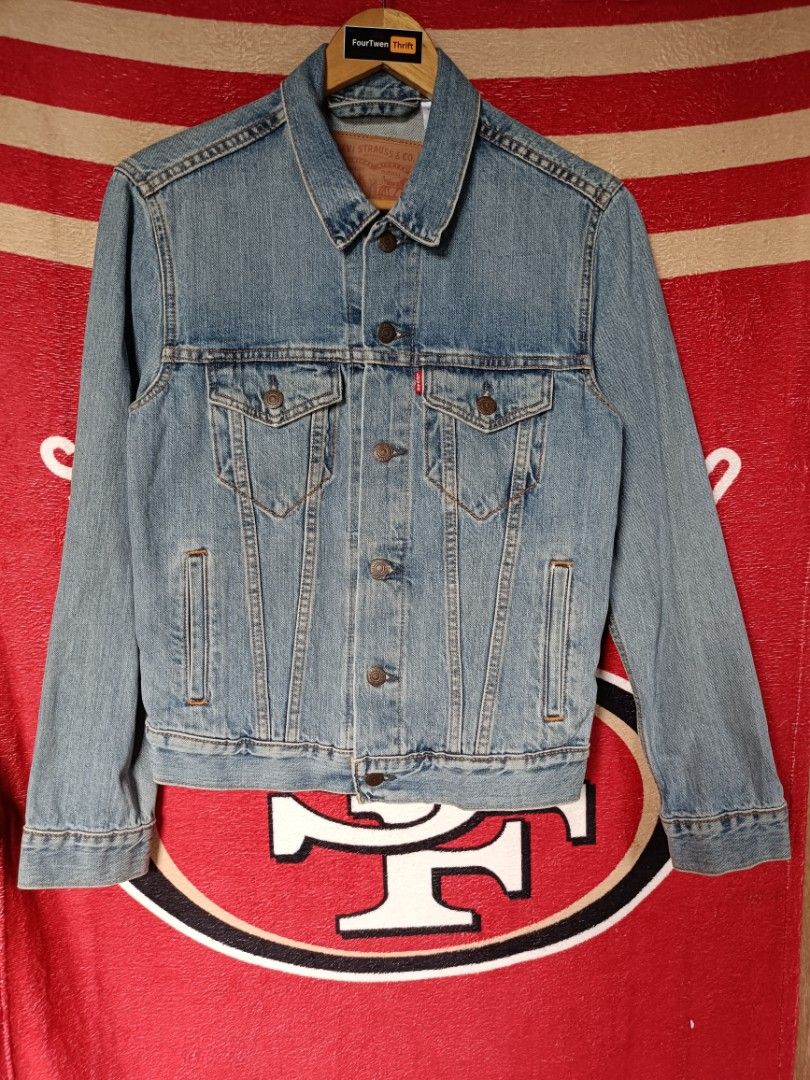 Levis denim woman (Category: Coats, Jackets and Outerwear) located in Magalang. Submitted by fourtwenthrift (Listing ID 1370784275, Image 1). Description: Levi's denim Woman Size: small Dimes: 18 x 23 Condition: excellent Issue: ❌.
