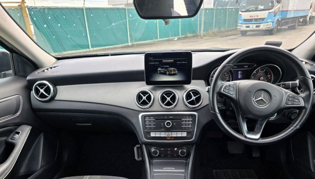 Mercedes-Benz GLA-Class GLA 180 URBAN EDITION AUTO Auto62885347758595112