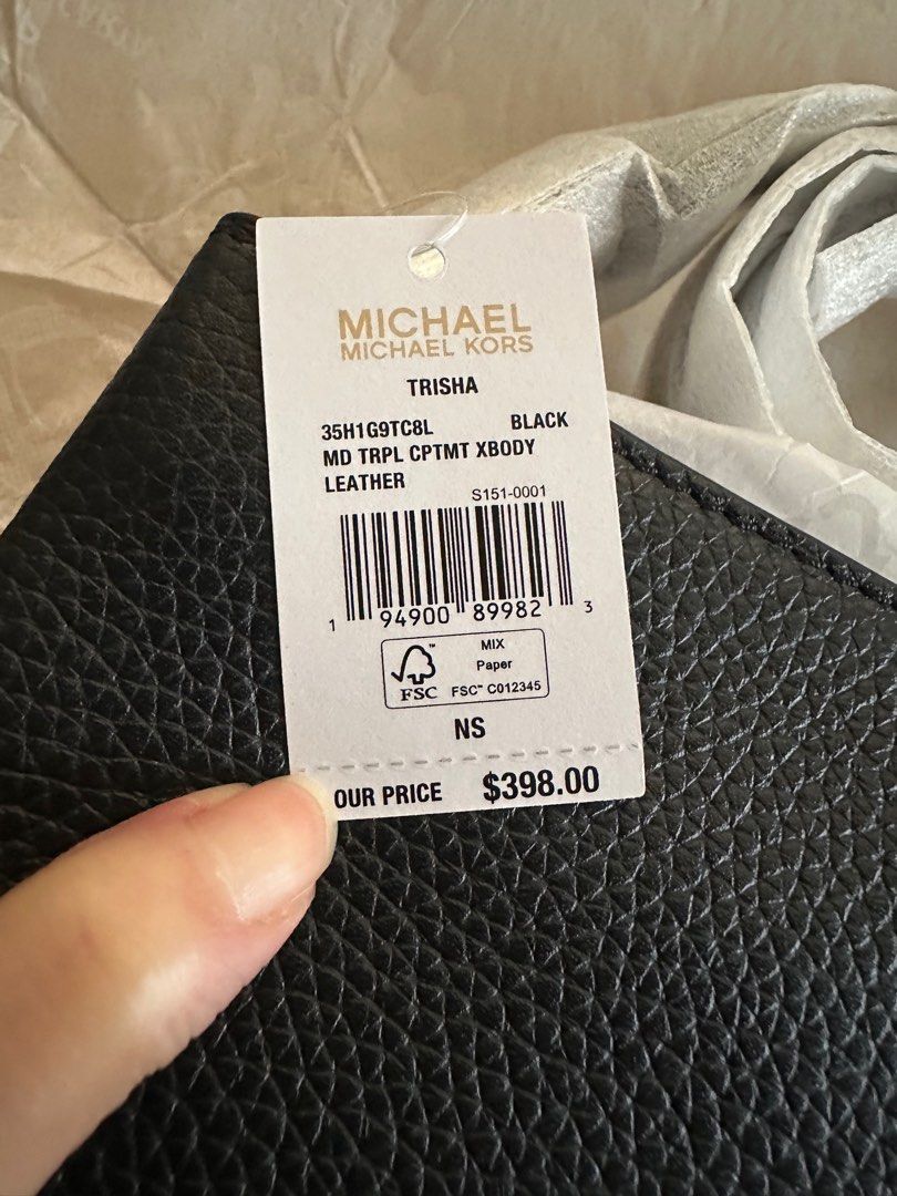 Michael Kors Trisha Medium Pebbled Leather Crossbody Bag (Category: Bags & Wallets) located in Singapore. Submitted by cindy76 (Listing ID 1370620668, Image 3). Description: Brand new with tag Collect from 733681 Low ballers will be ignored.
