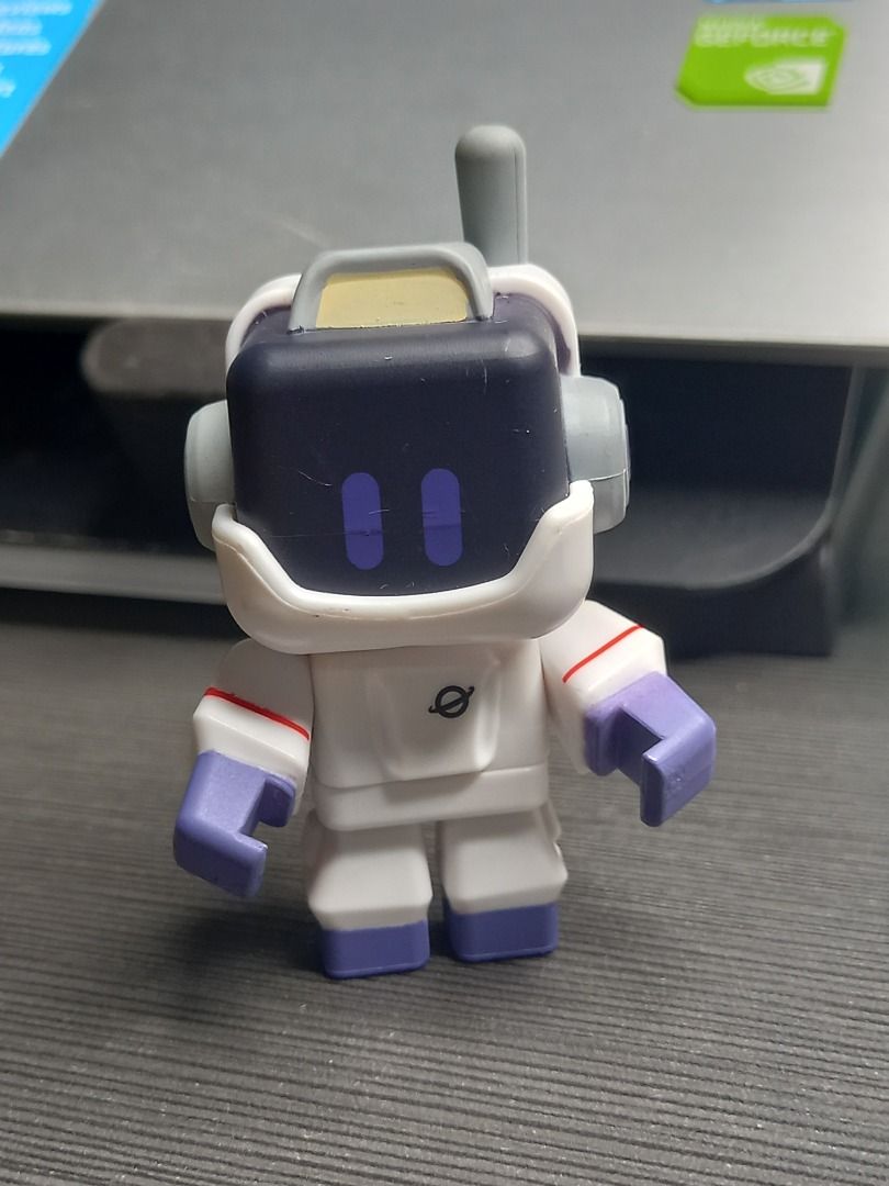 "Mini Space Explorer" Roblox Series 9 Figure (Category: Designer & Blind Box Toys) located in Davao. Submitted by angiesvintagetoyshoppe (Listing ID 1370744159, Image 1). Description: "Mini Space Explorer" Roblox Series 9 Figure 2.5 inches What you see is what you get. Please review the pictures for the actual condition as the items show signs of wear including paint chips and scratches. Preloved item from USA Still in good condition ►Payment fir