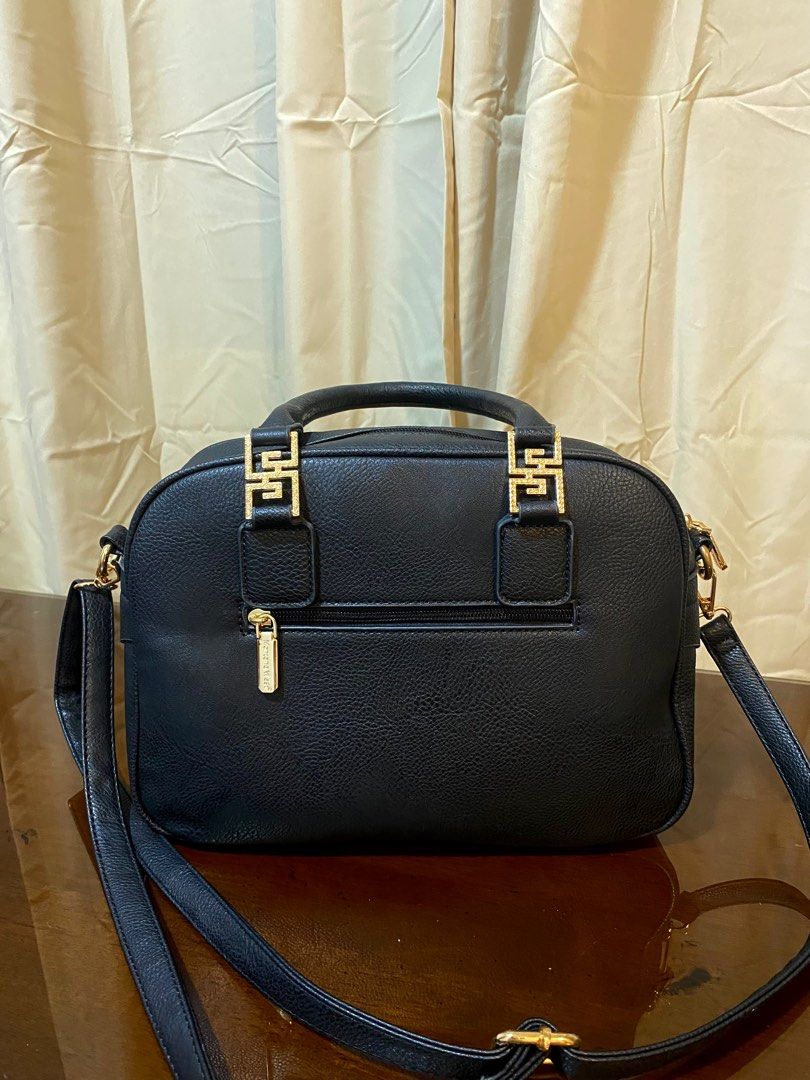 Montana West Structured Black Body Sling Bag (Category: Cross-body Bags) located in Muntinlupa City. Submitted by toppickk (Listing ID 1370756960, Image 2). Description: ✅ Montana West, US brand ✅ Spacious with compartments and inner zip ✅ Elegant look ✅ Used 3-4x but still in great condition ✅ 14 x 10 inches.